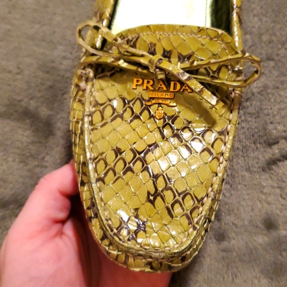 Prada Lime Green Snakeskin Almond Toe Loafers 37.5 - Picture 11 of 15